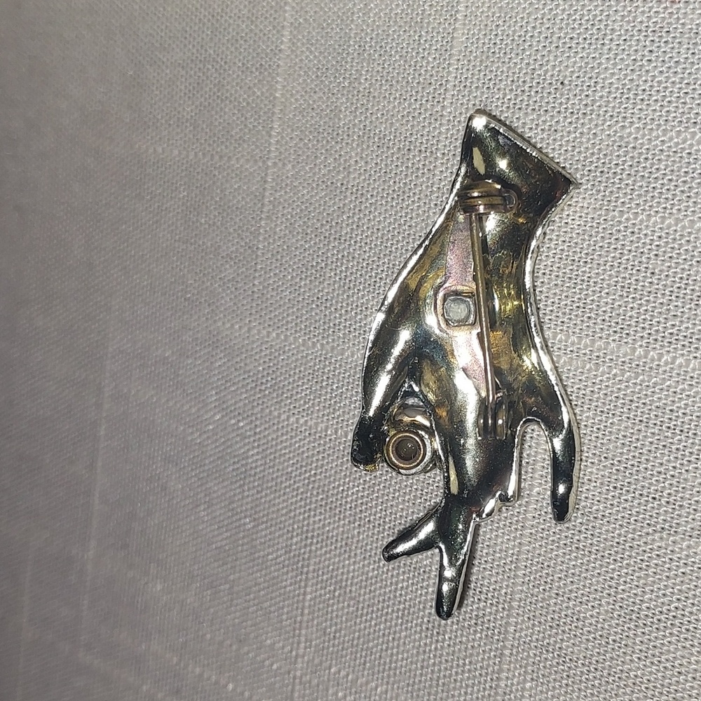 Hand and Faux Pearl Brooch - Picture 5 of 6
